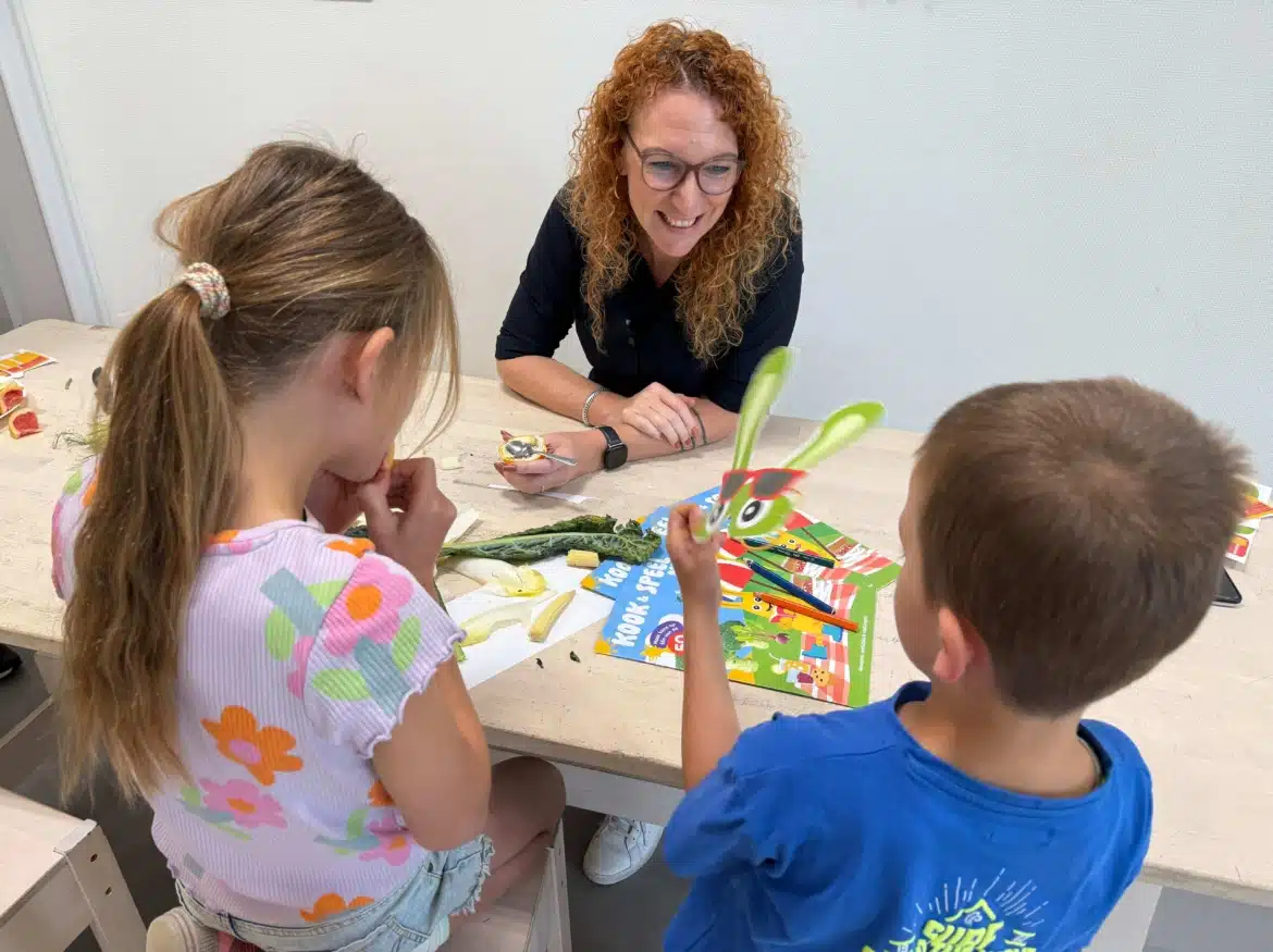 Nieuws artikel: Kick-off Gezonde Smikkelweken in Hof van Twente: spelenderwijs aan de slag met gezonde voeding!